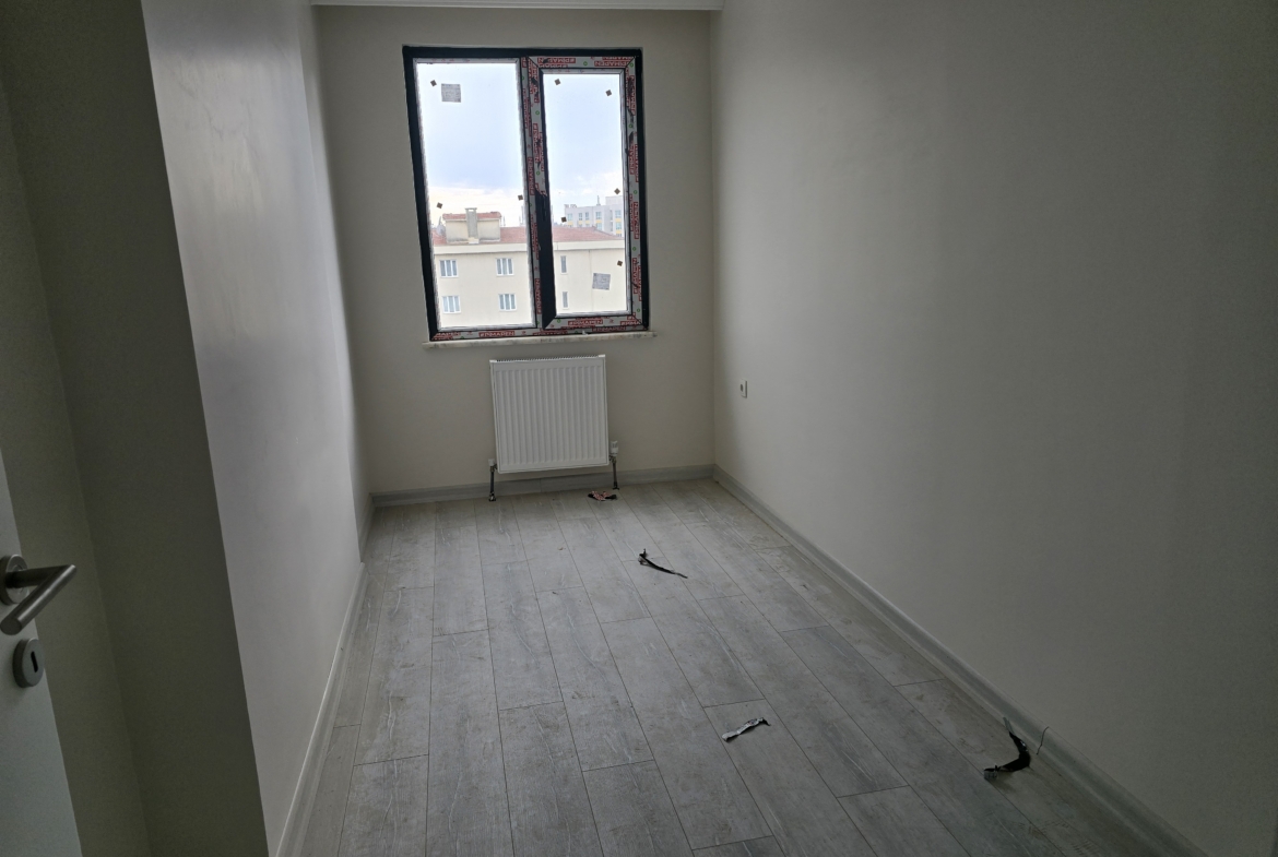 ŞERİF ALİ’DE SİTE İÇİNDE SATILIK2+1 DAİRE.