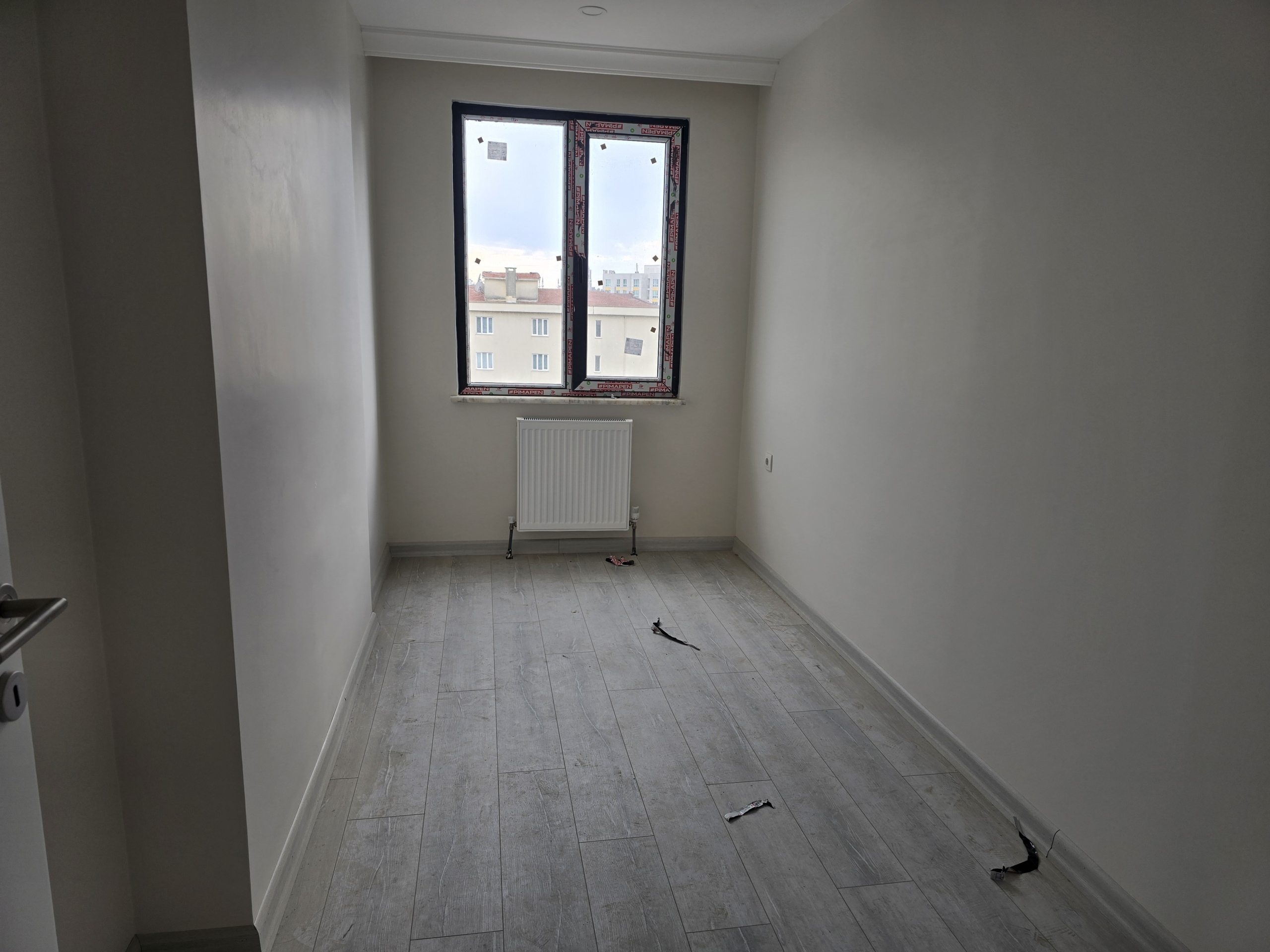 ŞERİF ALİ’DE SİTE İÇİNDE SATILIK2+1 DAİRE.