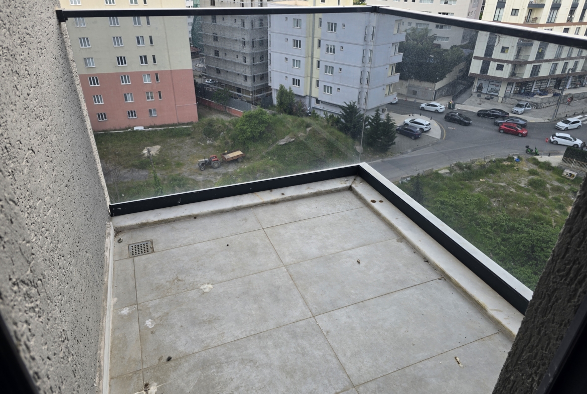 ŞERİF ALİ’DE SİTE İÇİNDE SATILIK2+1 DAİRE.