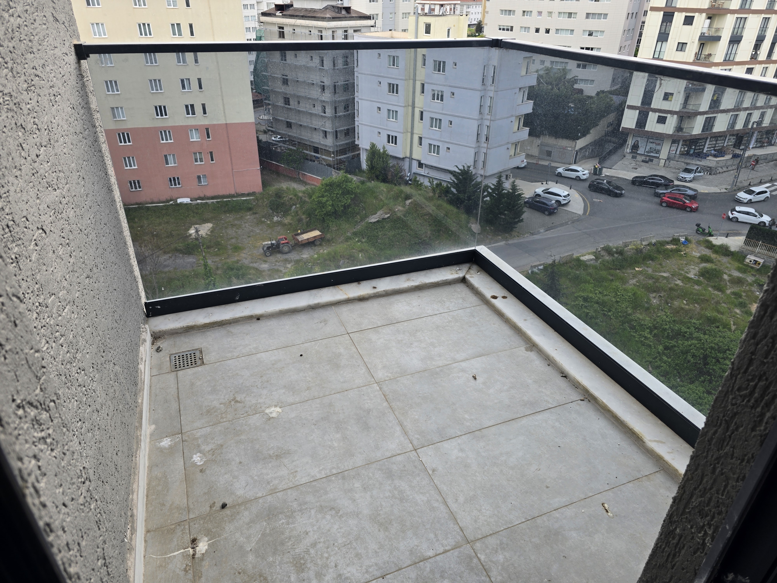 ŞERİF ALİ’DE SİTE İÇİNDE SATILIK2+1 DAİRE.