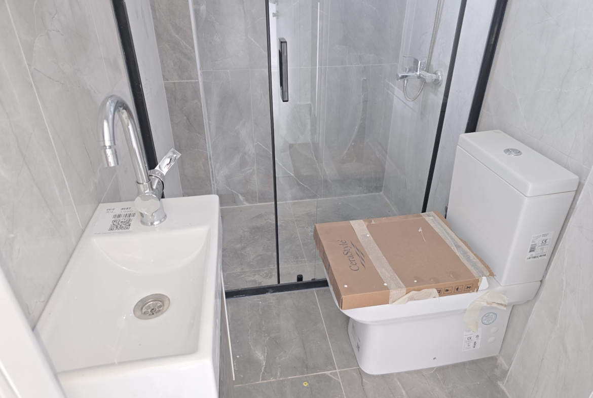 ŞERİF ALİ’DE SİTE İÇİNDE SATILIK2+1 DAİRE.