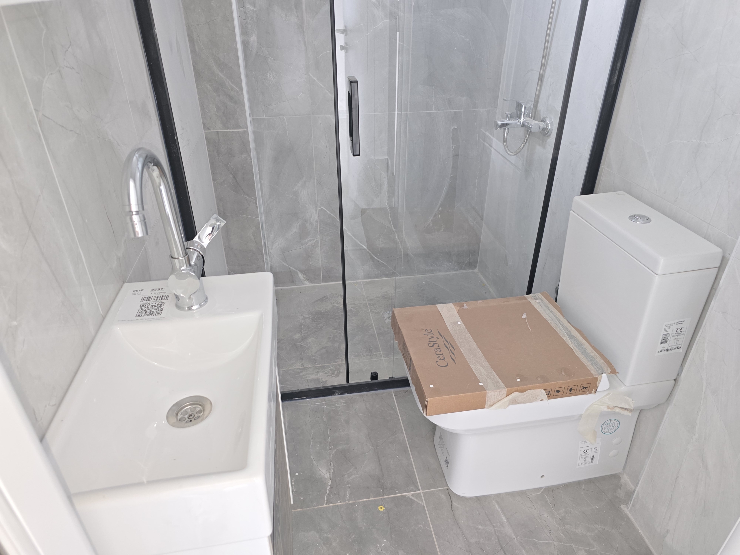 ŞERİF ALİ’DE SİTE İÇİNDE SATILIK2+1 DAİRE.