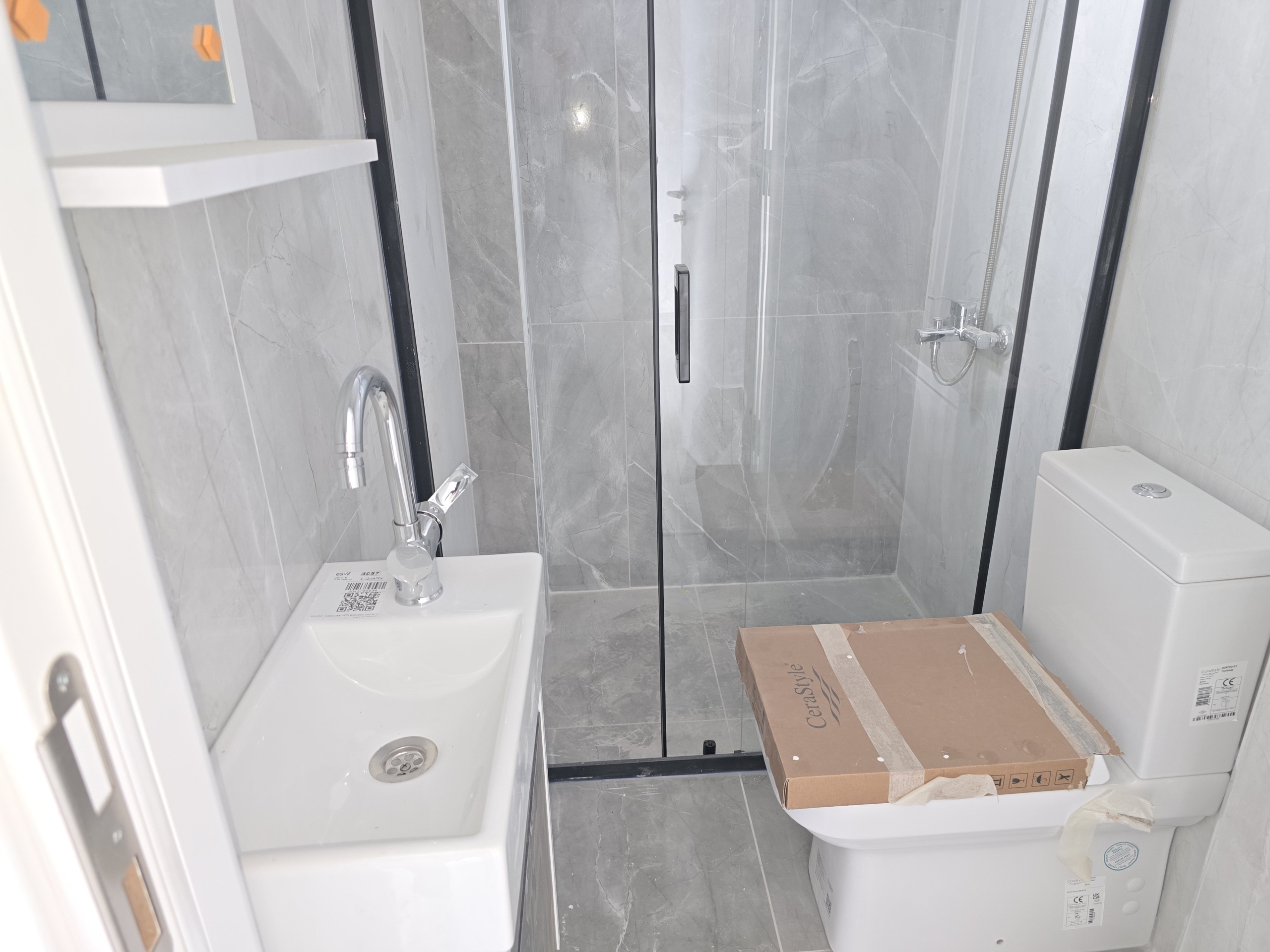 ŞERİF ALİ’DE SİTE İÇİNDE SATILIK2+1 DAİRE.
