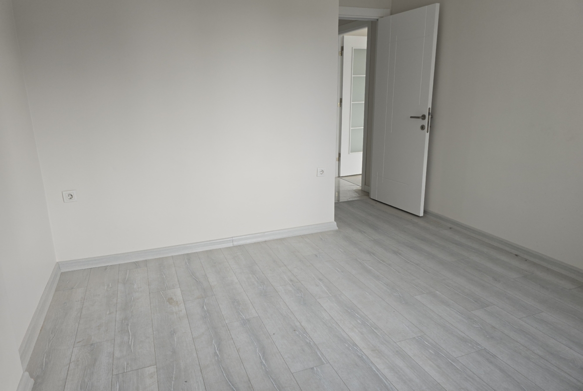 ŞERİF ALİ’DE SİTE İÇİNDE SATILIK2+1 DAİRE.