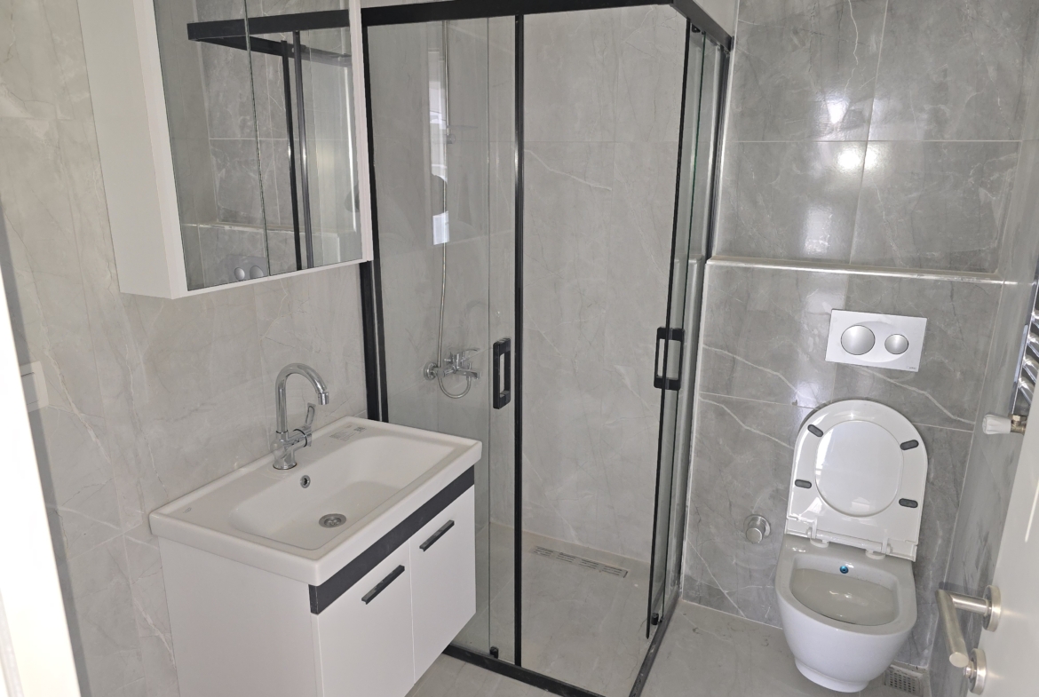 ŞERİF ALİ’DE SİTE İÇİNDE SATILIK2+1 DAİRE.