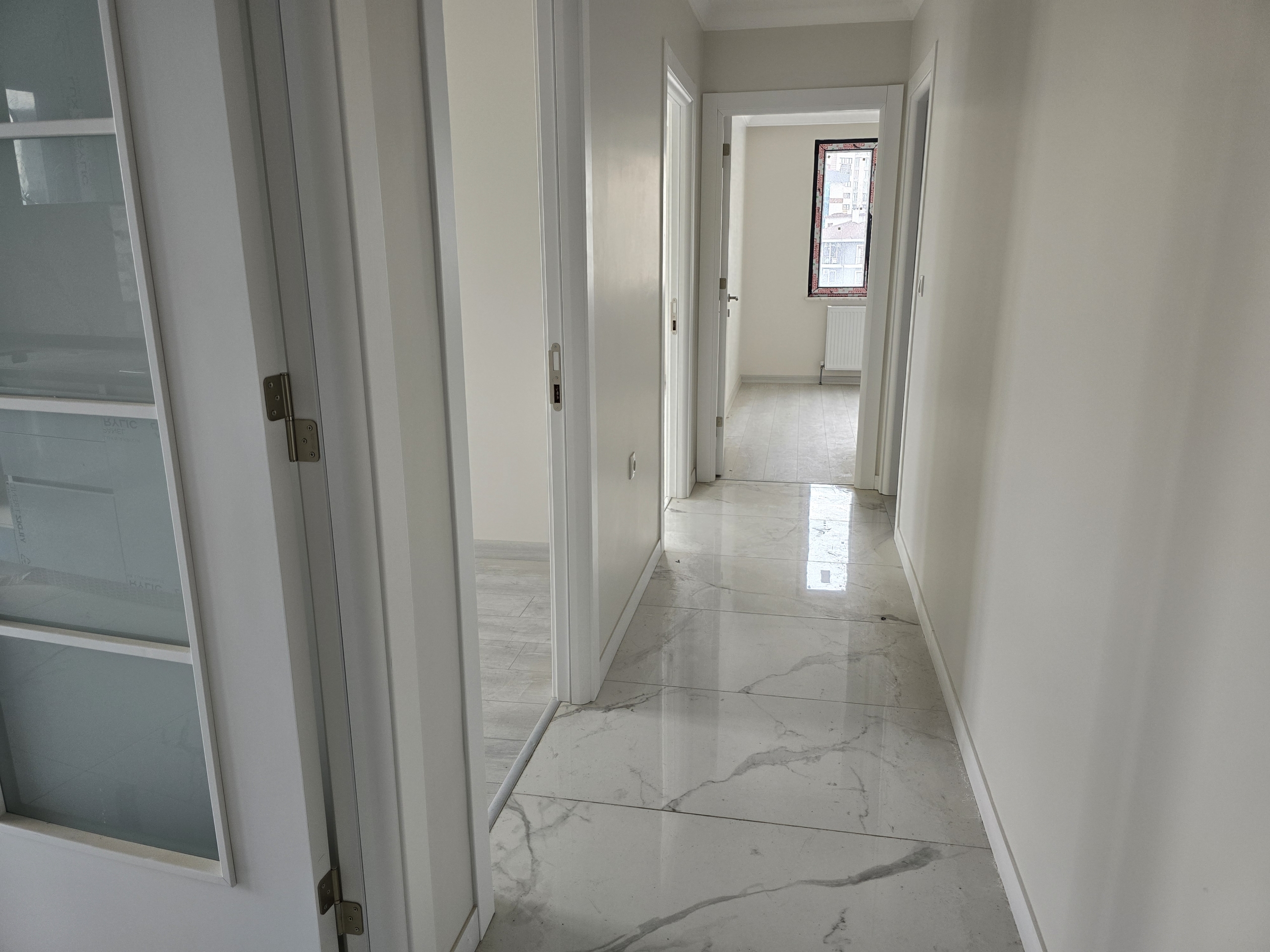 ŞERİF ALİ’DE SİTE İÇİNDE SATILIK2+1 DAİRE.