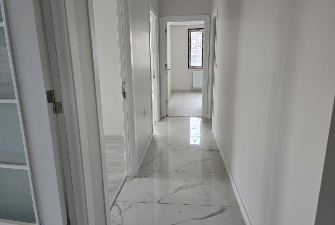 ŞERİF ALİ’DE SİTE İÇİNDE SATILIK2+1 DAİRE.