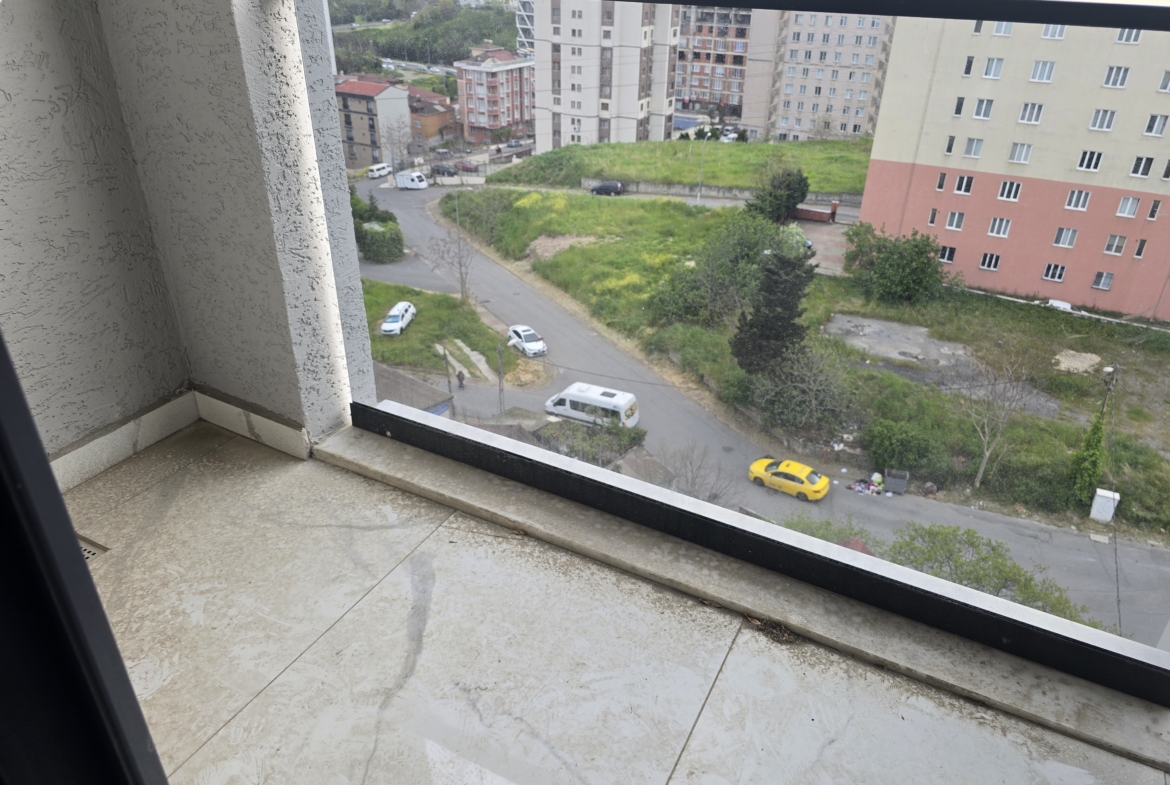 ŞERİF ALİ’DE SİTE İÇİNDE SATILIK2+1 DAİRE.
