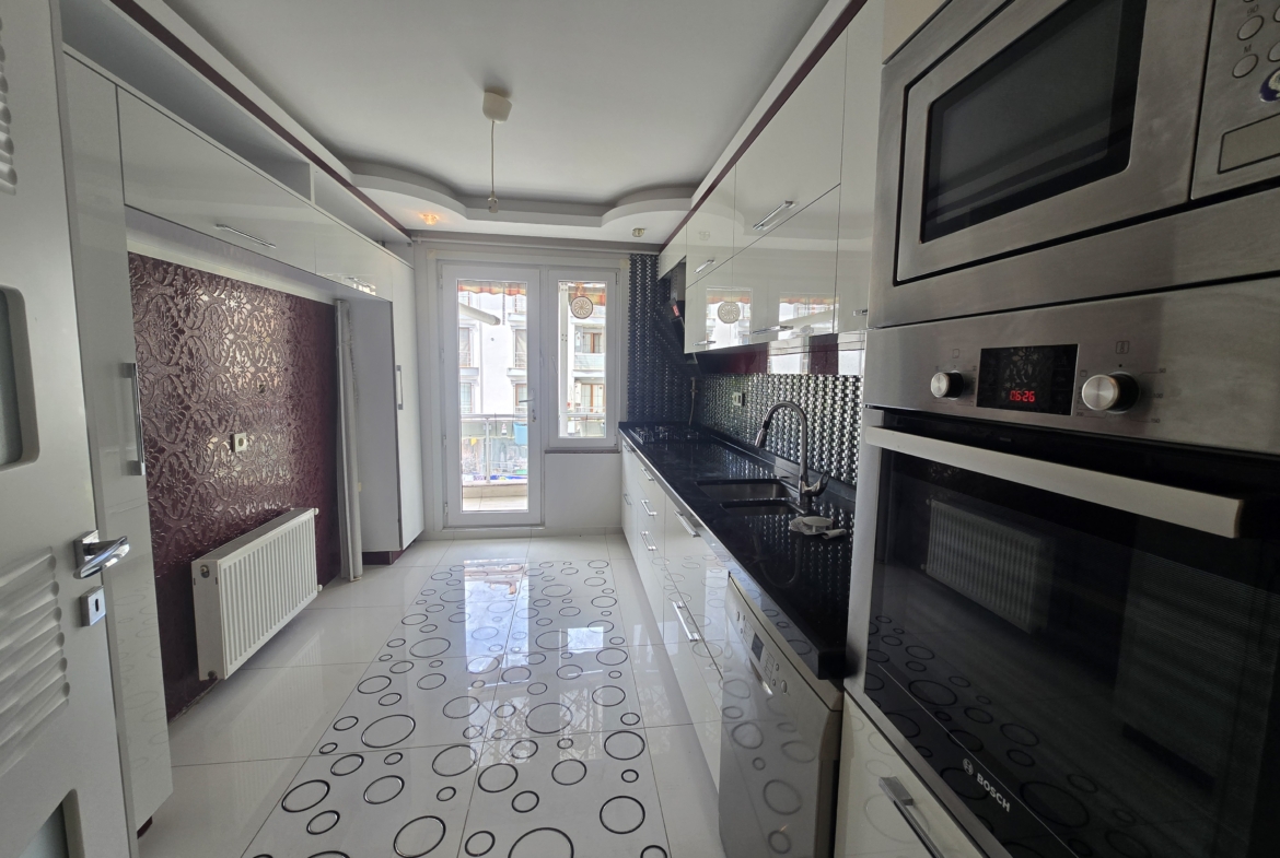 ÜMRANİYE ŞERİF ALİ ELALMIŞ CADDESİN’DE TERASLI SATILIK DAİRE
