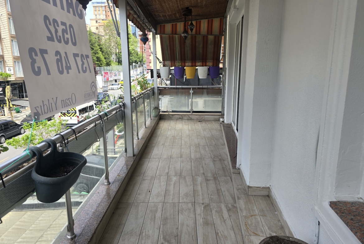 ÜMRANİYE ŞERİF ALİ ELALMIŞ CADDESİN’DE TERASLI SATILIK DAİRE